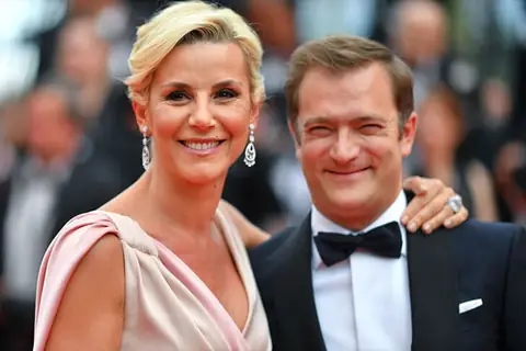 Les couples de 2022: quelles célébrités sont ensembles ou célibataires ? tout sur les loves stories de nos stars