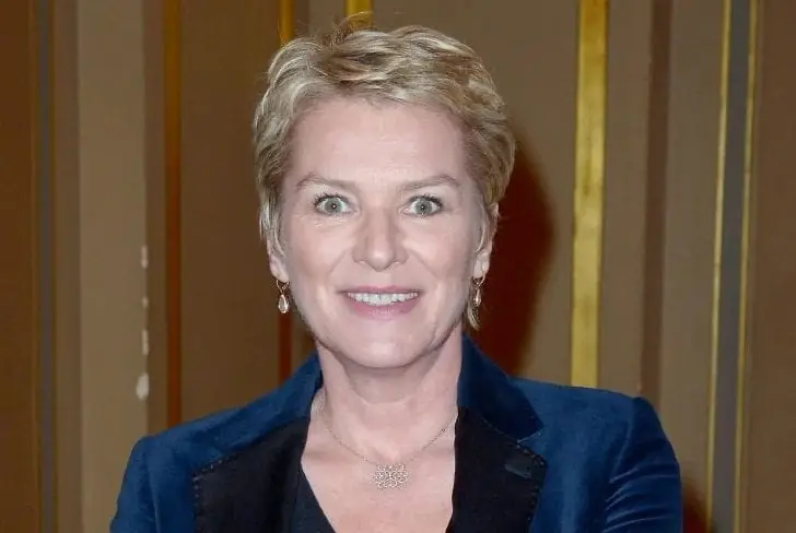 ÉLISE LUCET — SALAIRE DE 25 000 EUROS PAR MOIS